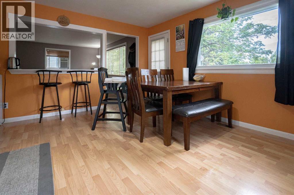 4811 53 ave - 7