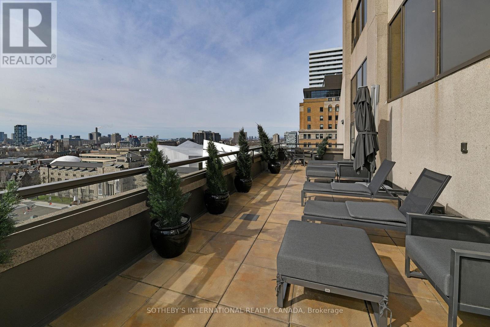 #2202 175 CUMBERLAND STREET - 23
