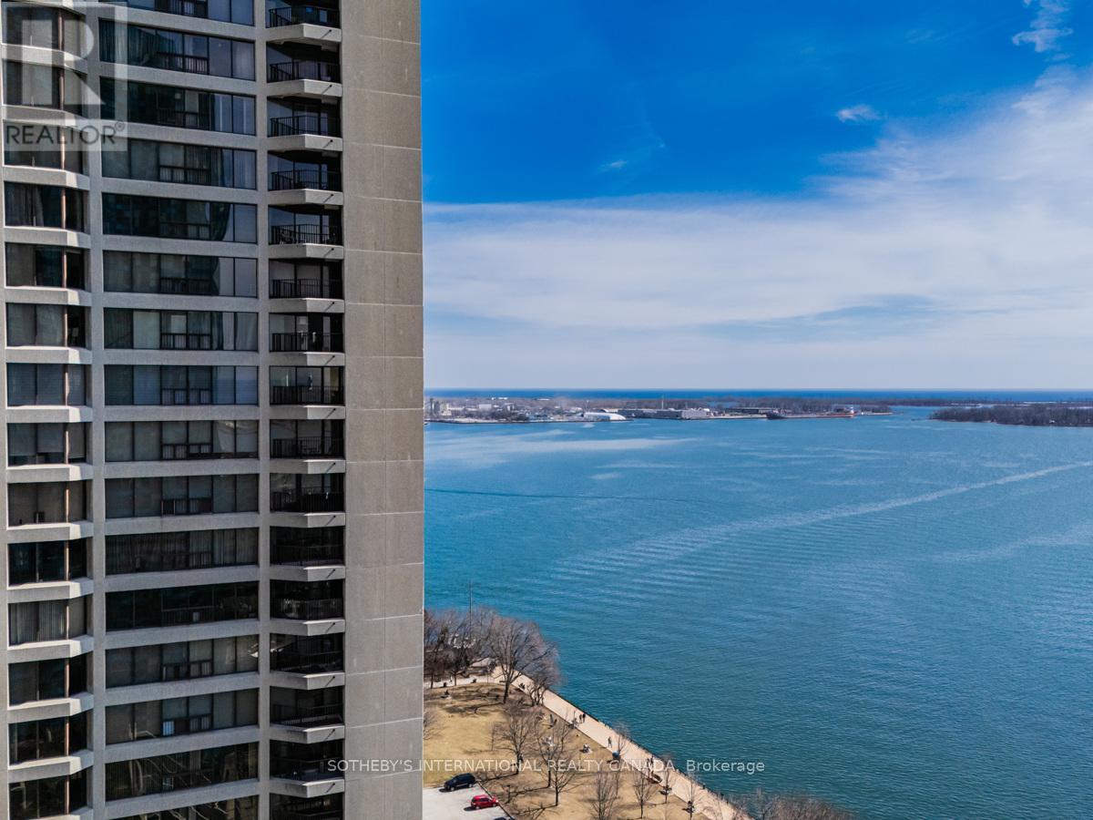 #2204 65 HARBOUR SQUARE - 31