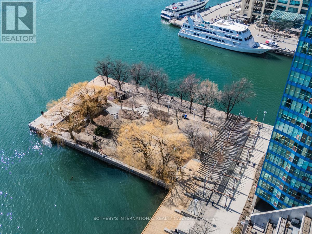 #2204 65 HARBOUR SQUARE - 32