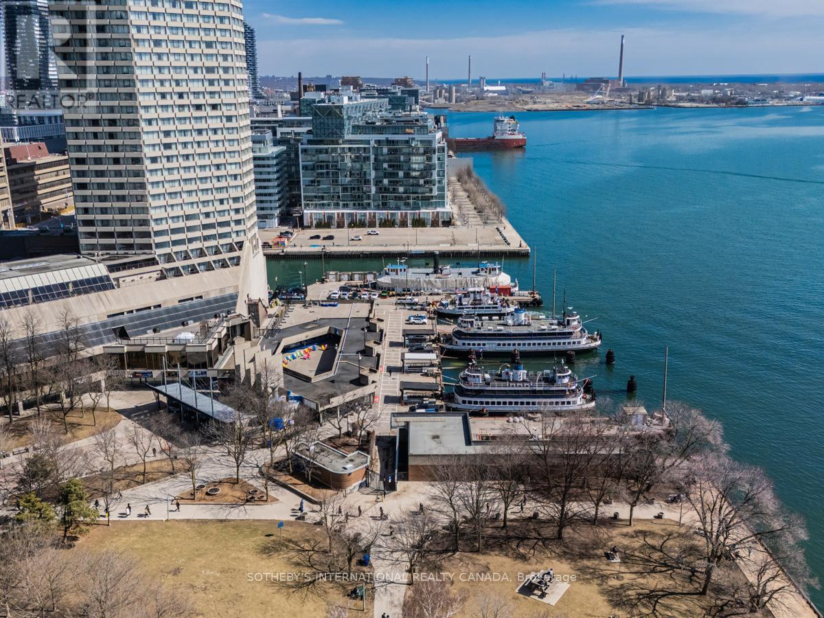 #2204 65 HARBOUR SQUARE - 33