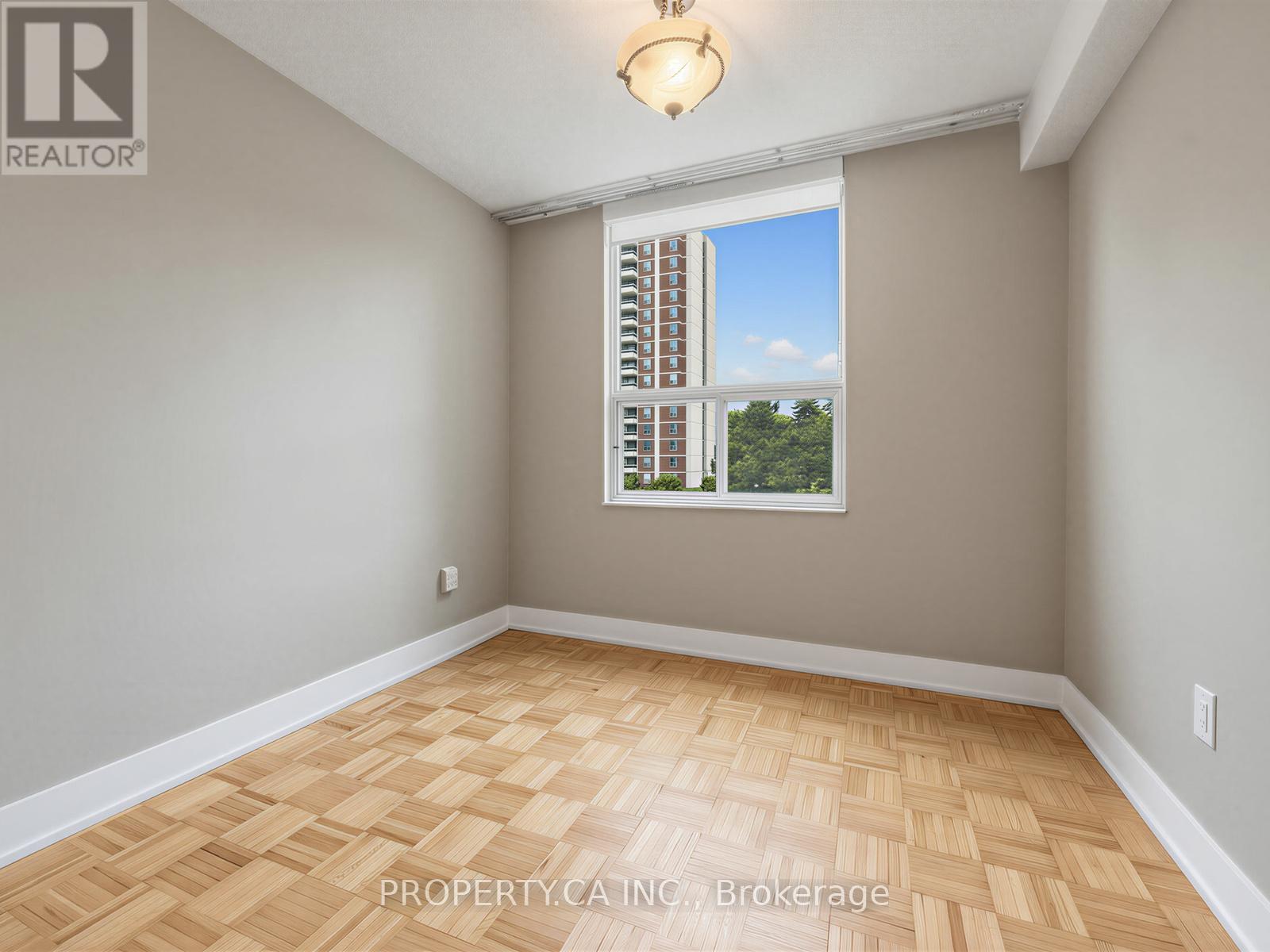 #708 10 EDGECLIFF GOLFWAY - 11
