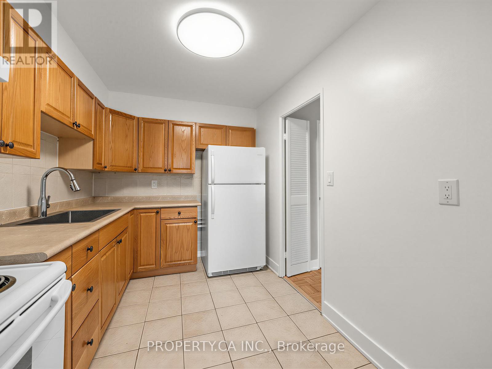 #708 10 EDGECLIFF GOLFWAY - 16