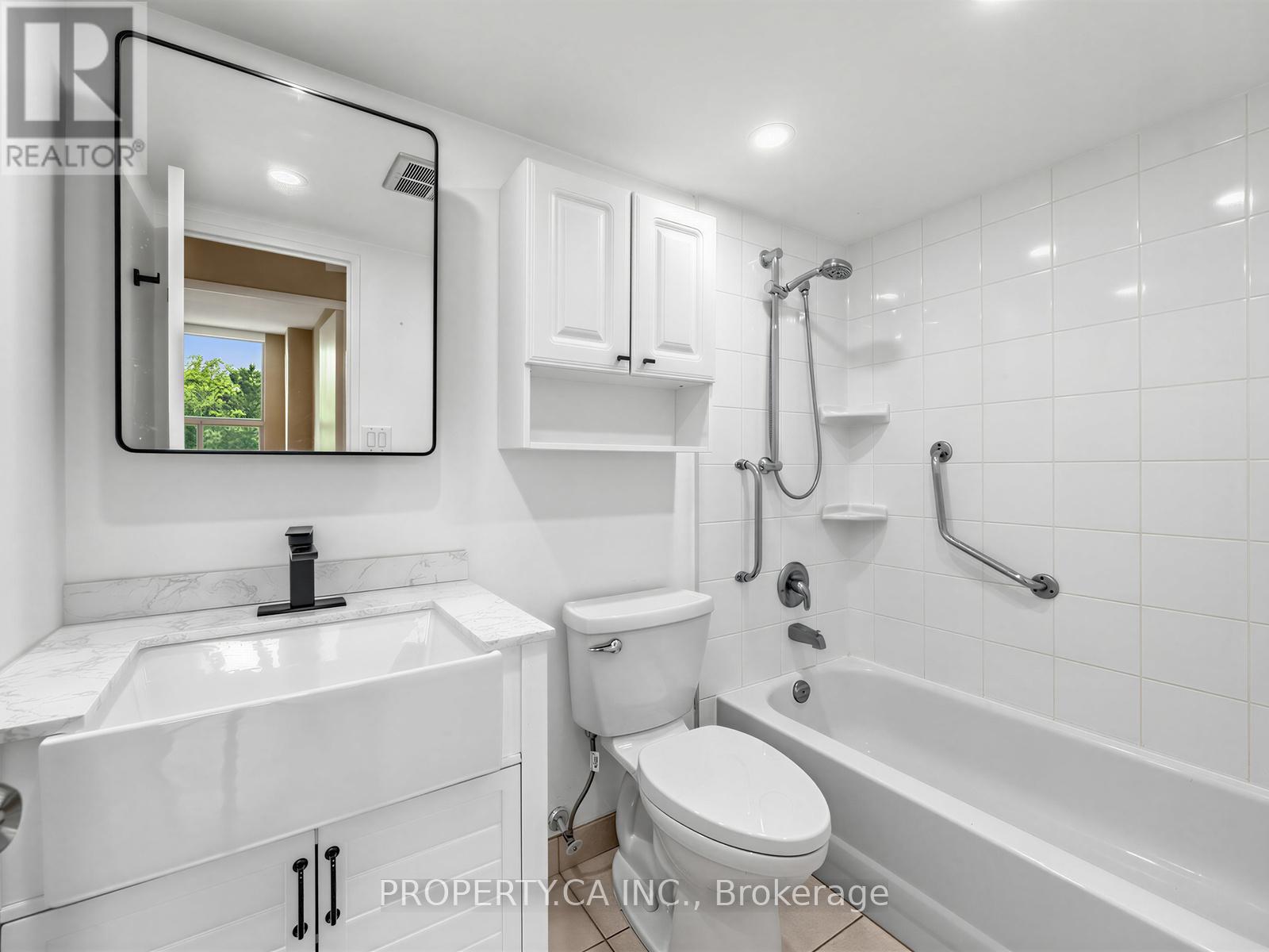 #708 10 EDGECLIFF GOLFWAY - 17