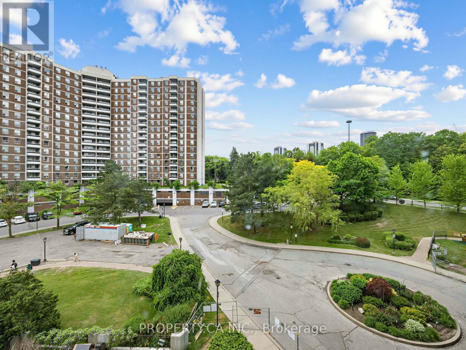 #708 10 EDGECLIFF GOLFWAY - 25
