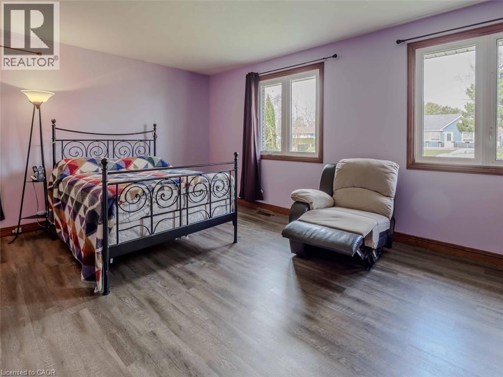 33 BEE Street - 21