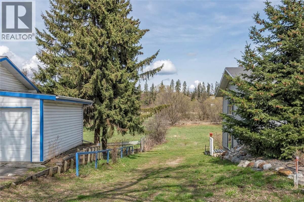 2900 Wood Avenue, Armstrong