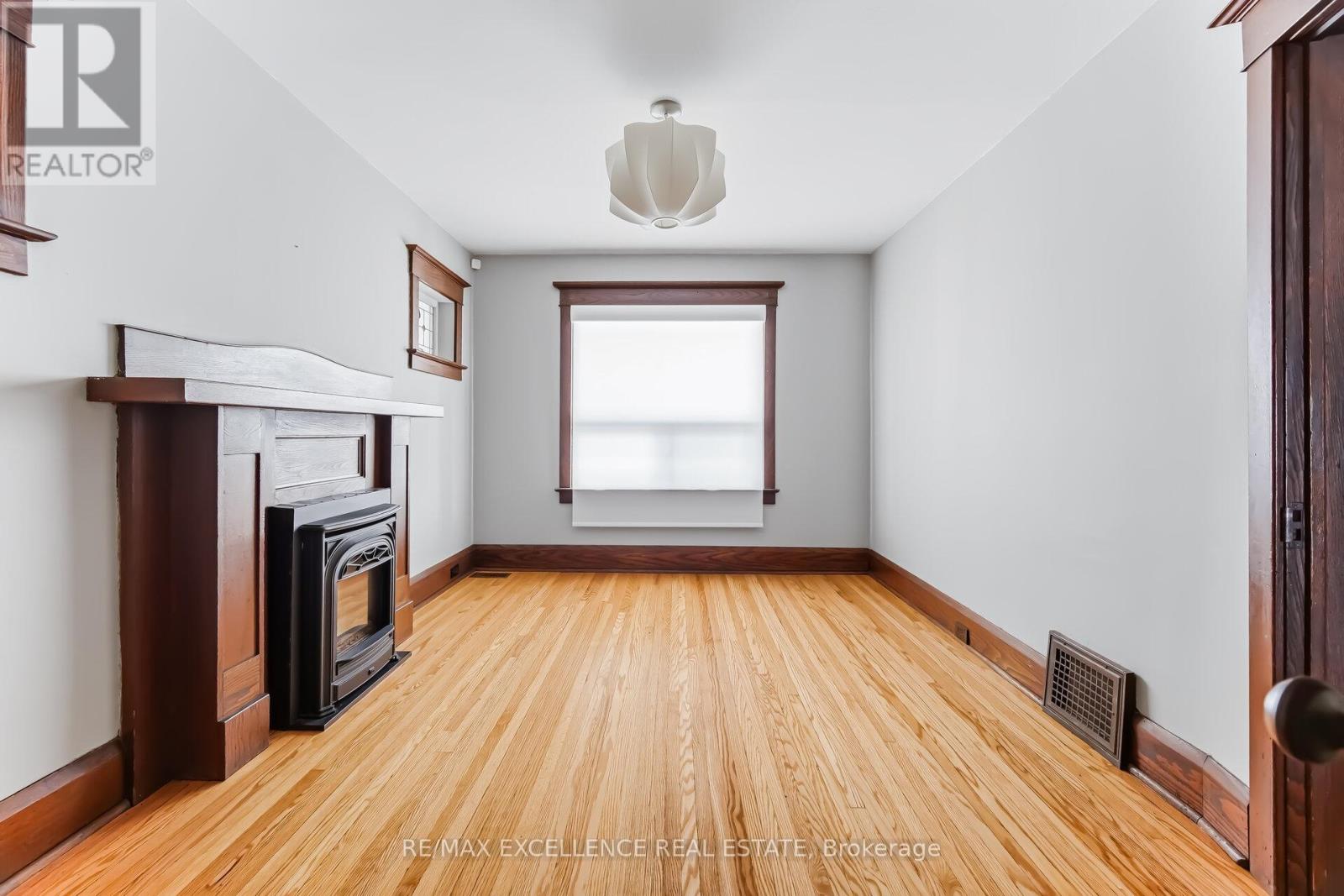 7 ARUNDEL AVENUE - 10