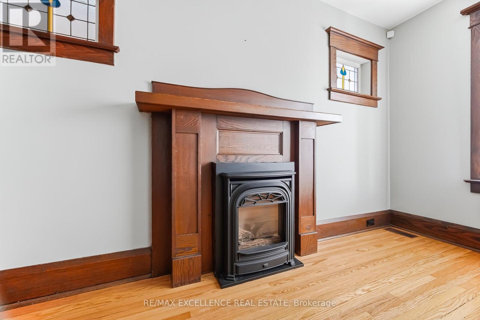 7 ARUNDEL AVENUE - 12