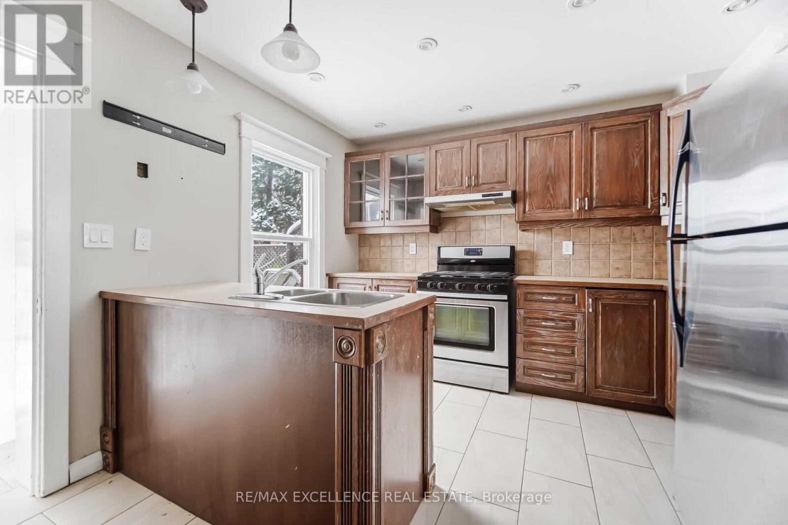 7 ARUNDEL AVENUE - 20