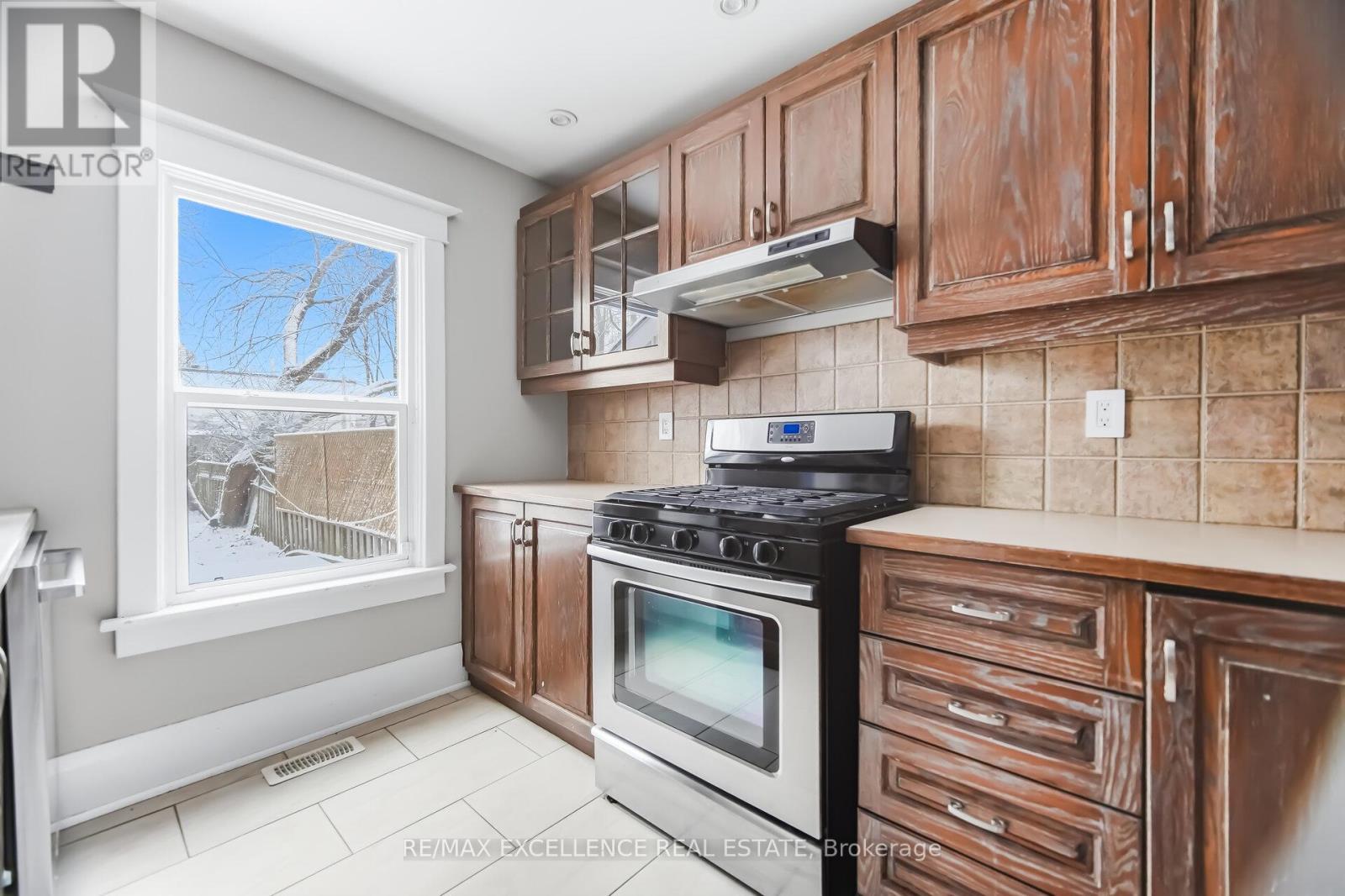 7 ARUNDEL AVENUE - 22