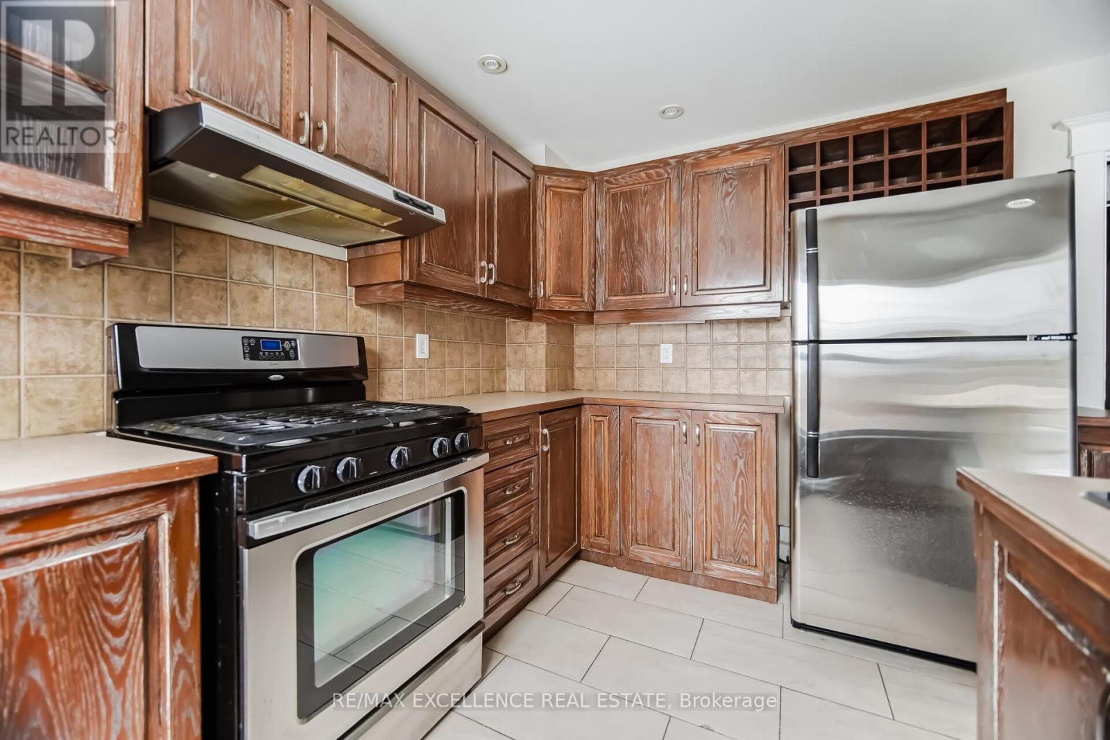 7 ARUNDEL AVENUE - 24