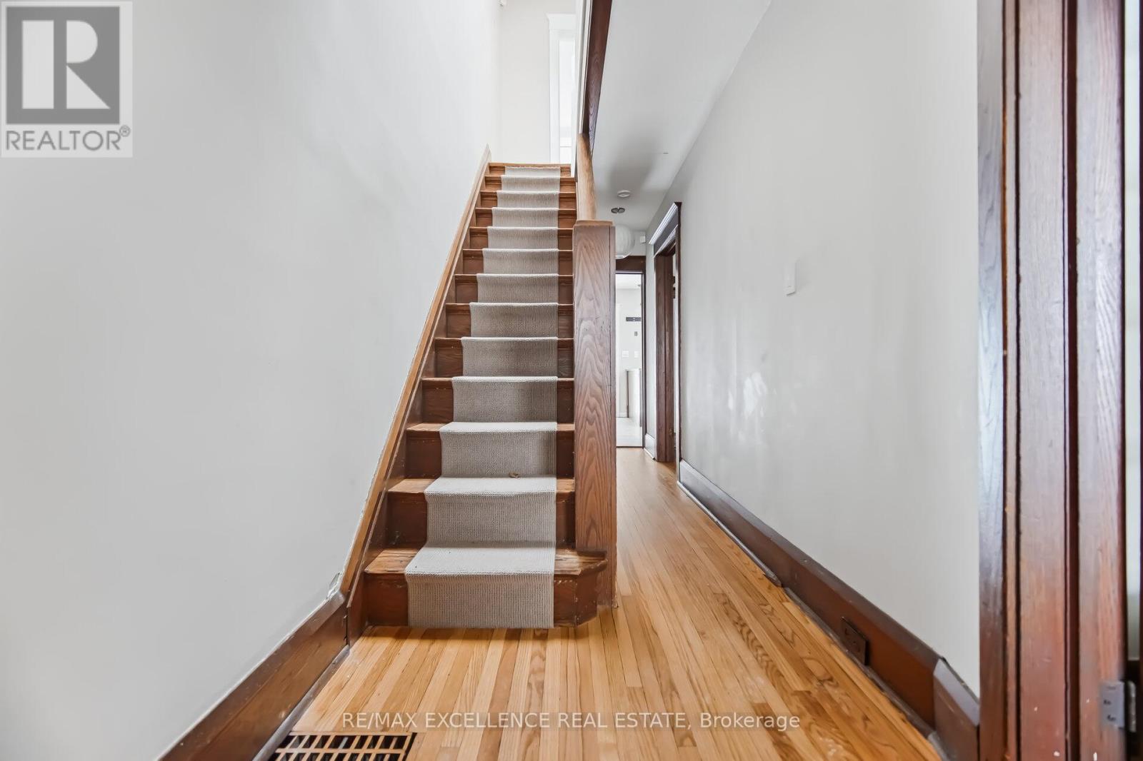 7 ARUNDEL AVENUE - 25