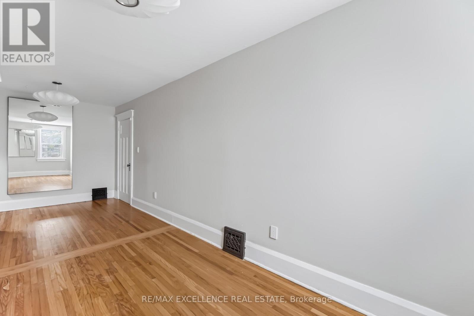 7 ARUNDEL AVENUE - 30