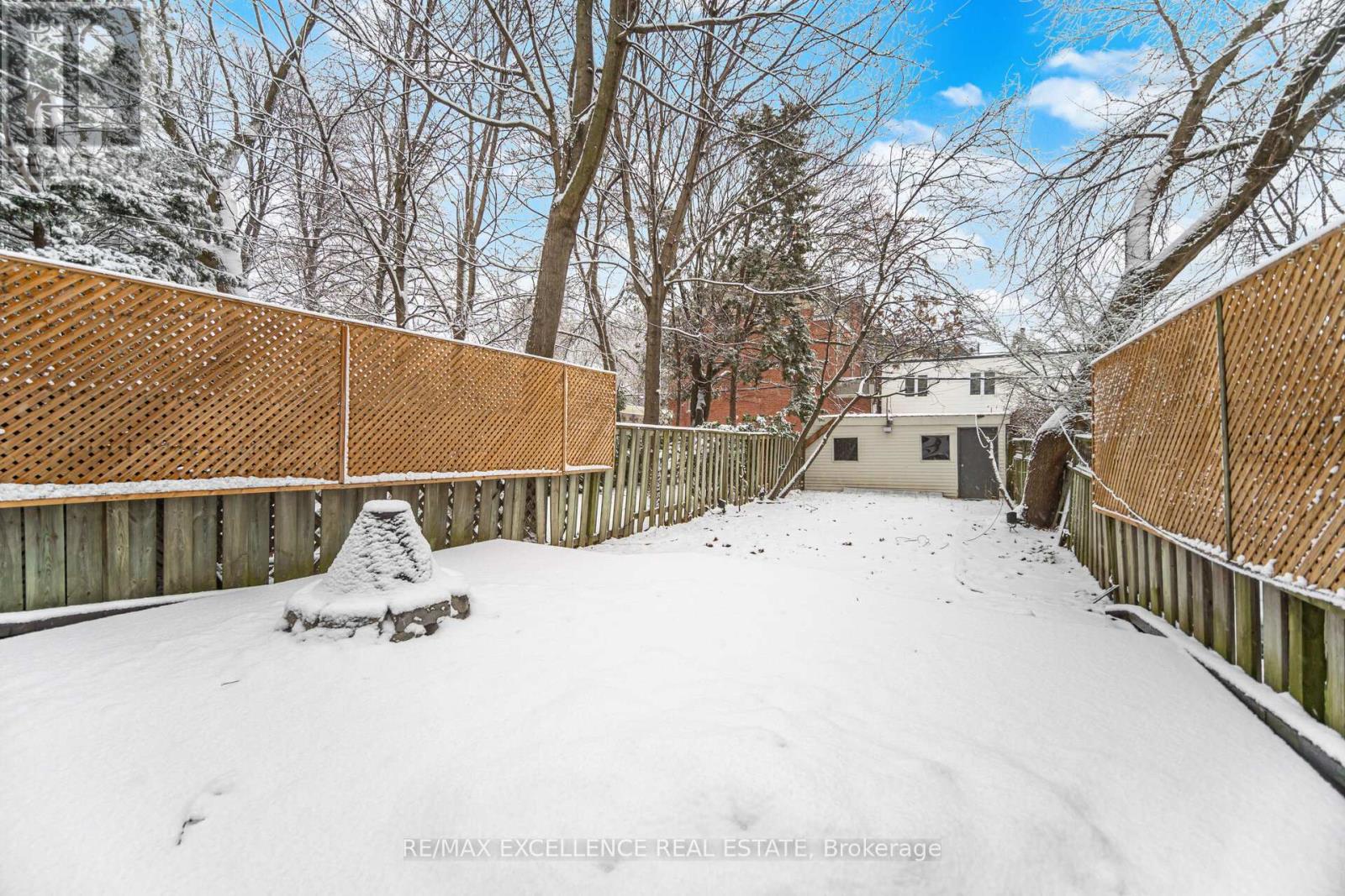 7 ARUNDEL AVENUE - 43