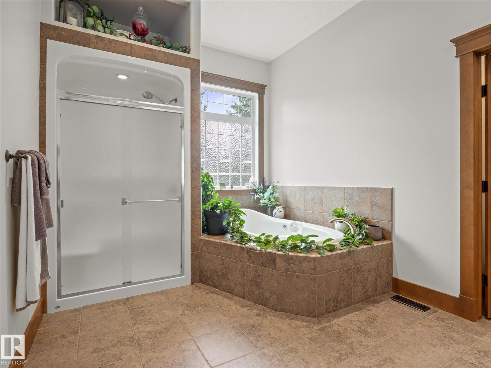 #26 51025 RGE ROAD 222 - 23