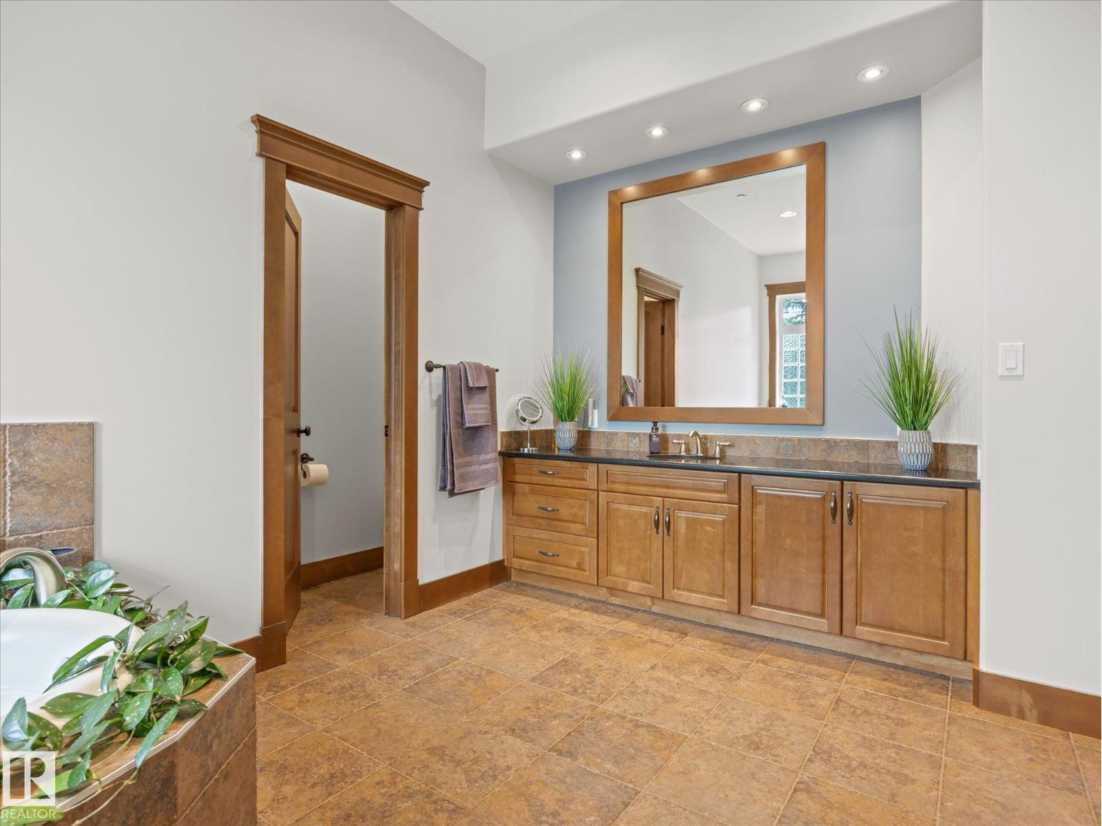 #26 51025 RGE ROAD 222 - 24