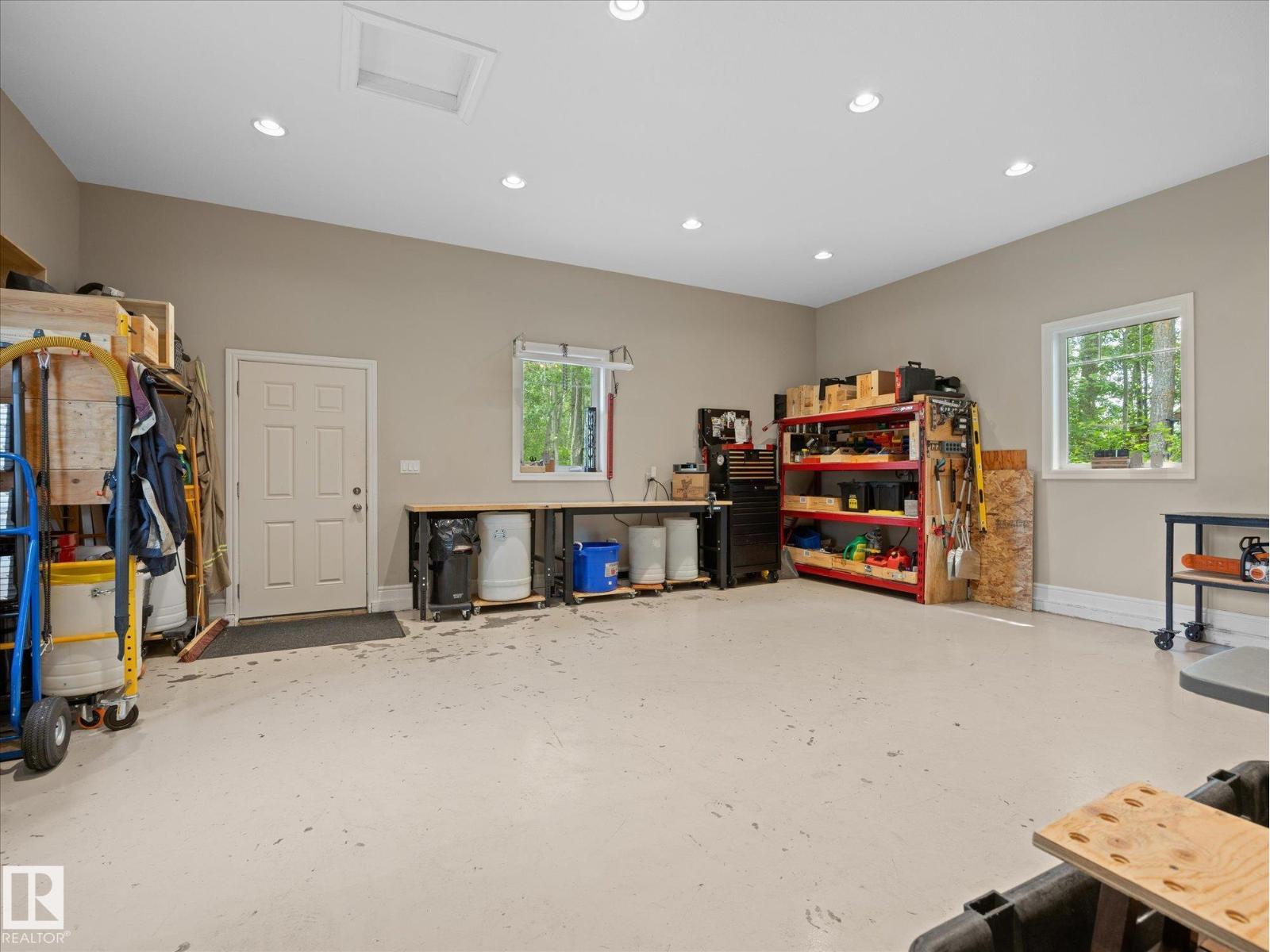 #26 51025 RGE ROAD 222 - 52