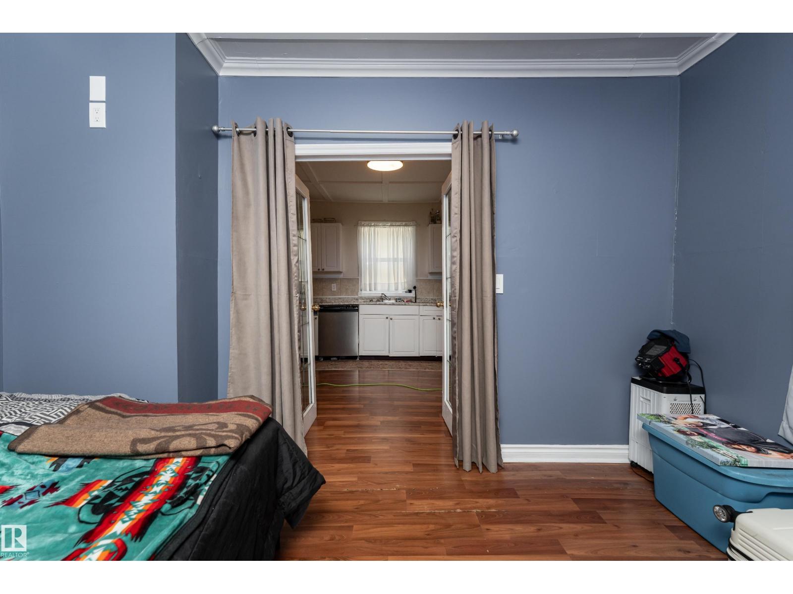 11406 89 ST NW - 11