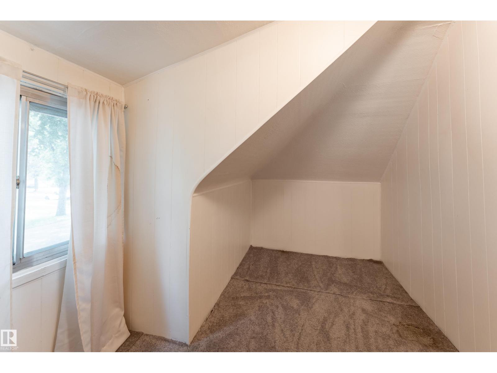11406 89 ST NW - 16