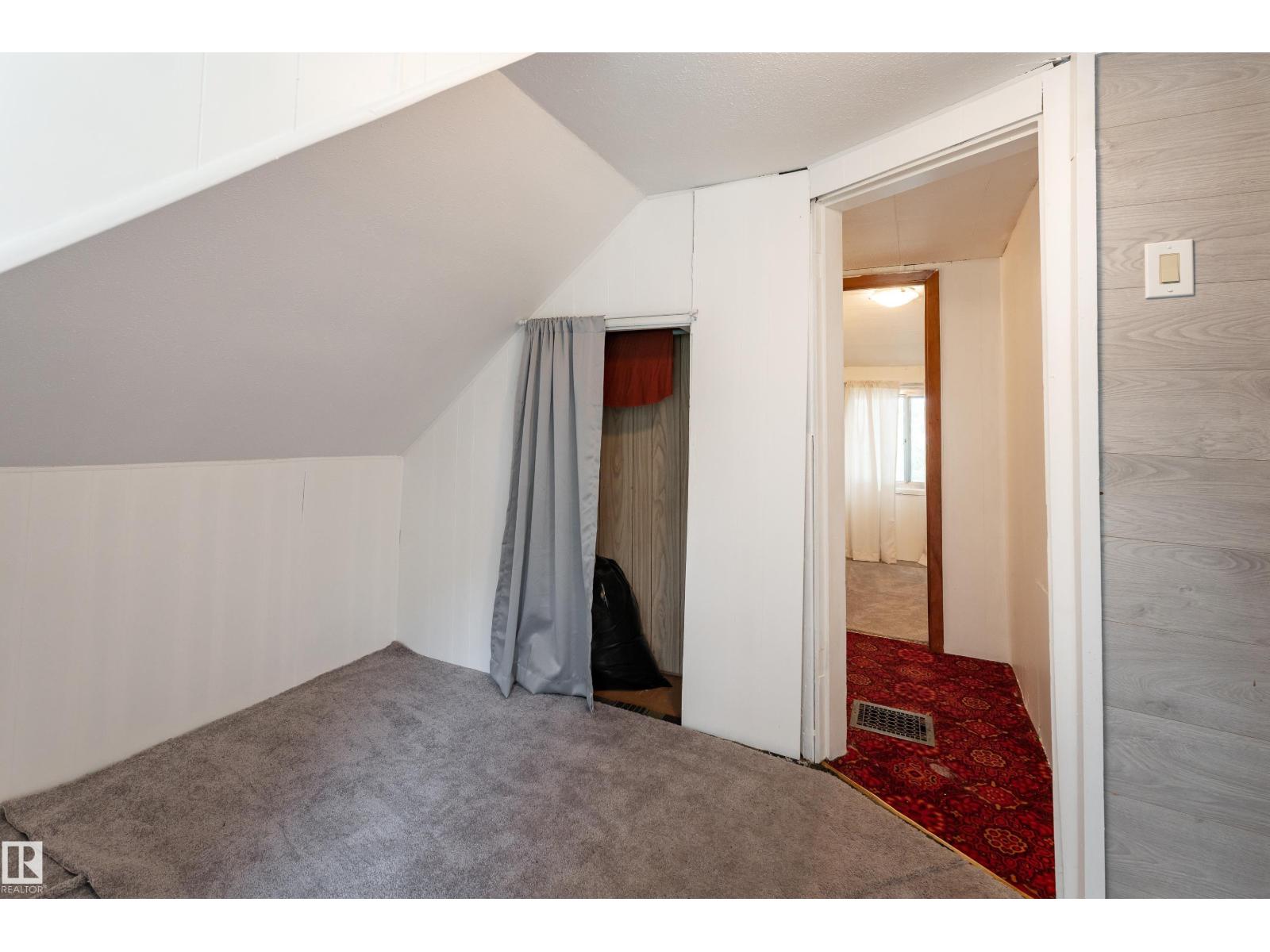 11406 89 ST NW - 17