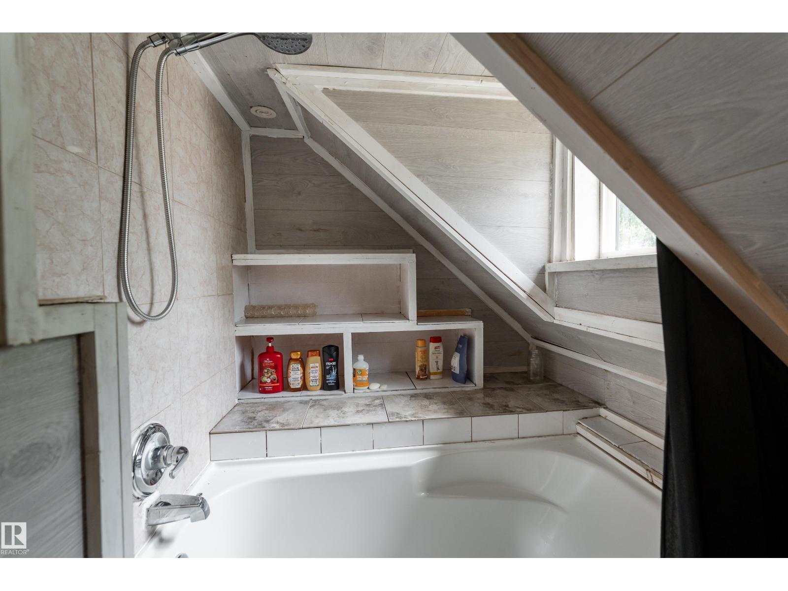 11406 89 ST NW - 20