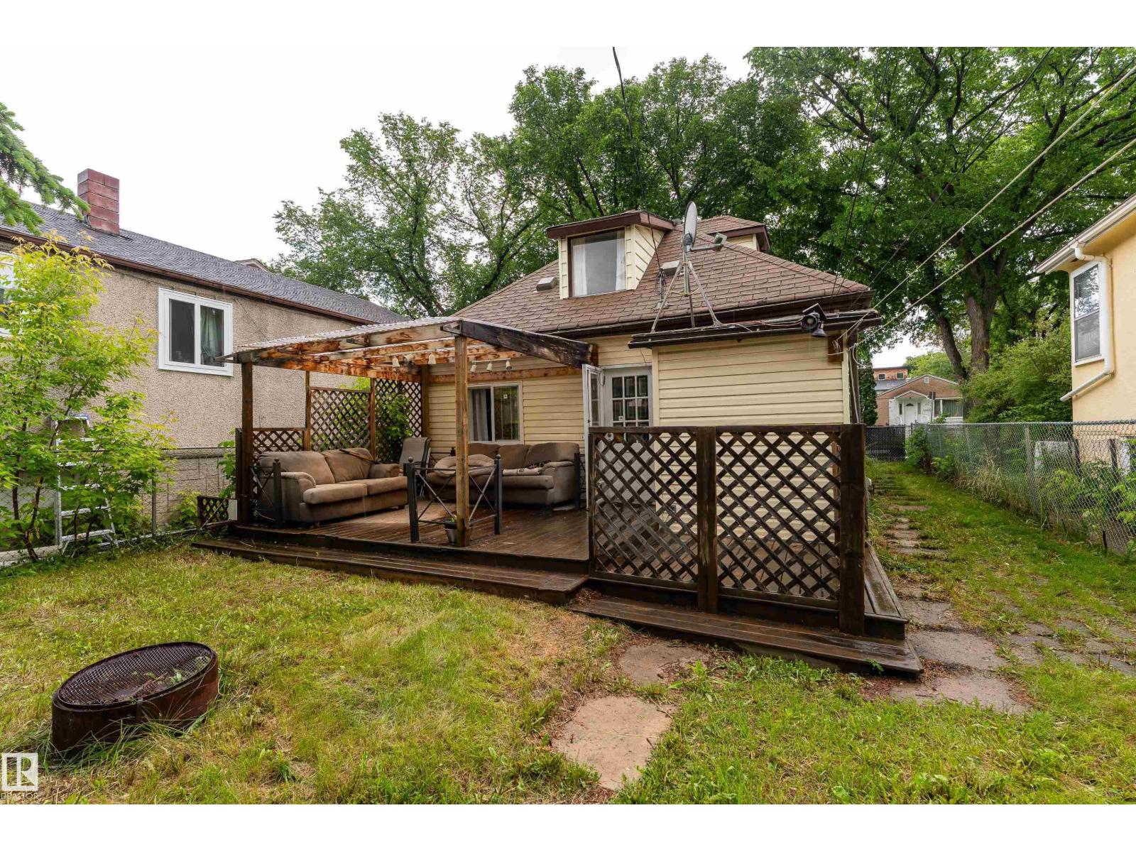 11406 89 ST NW - 22