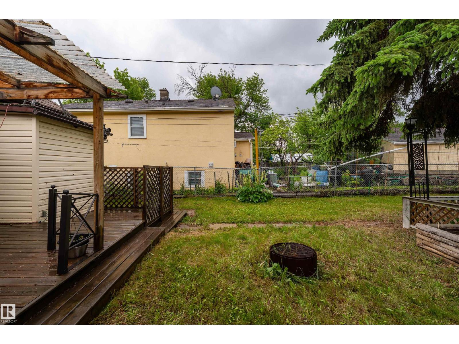 11406 89 ST NW - 23