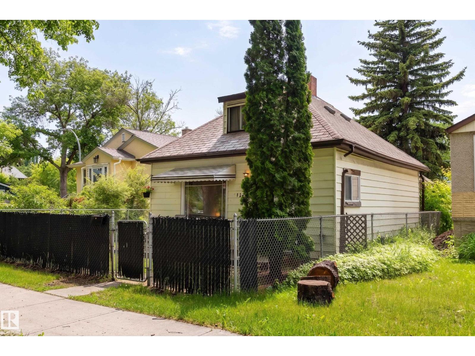 11406 89 ST NW - 29
