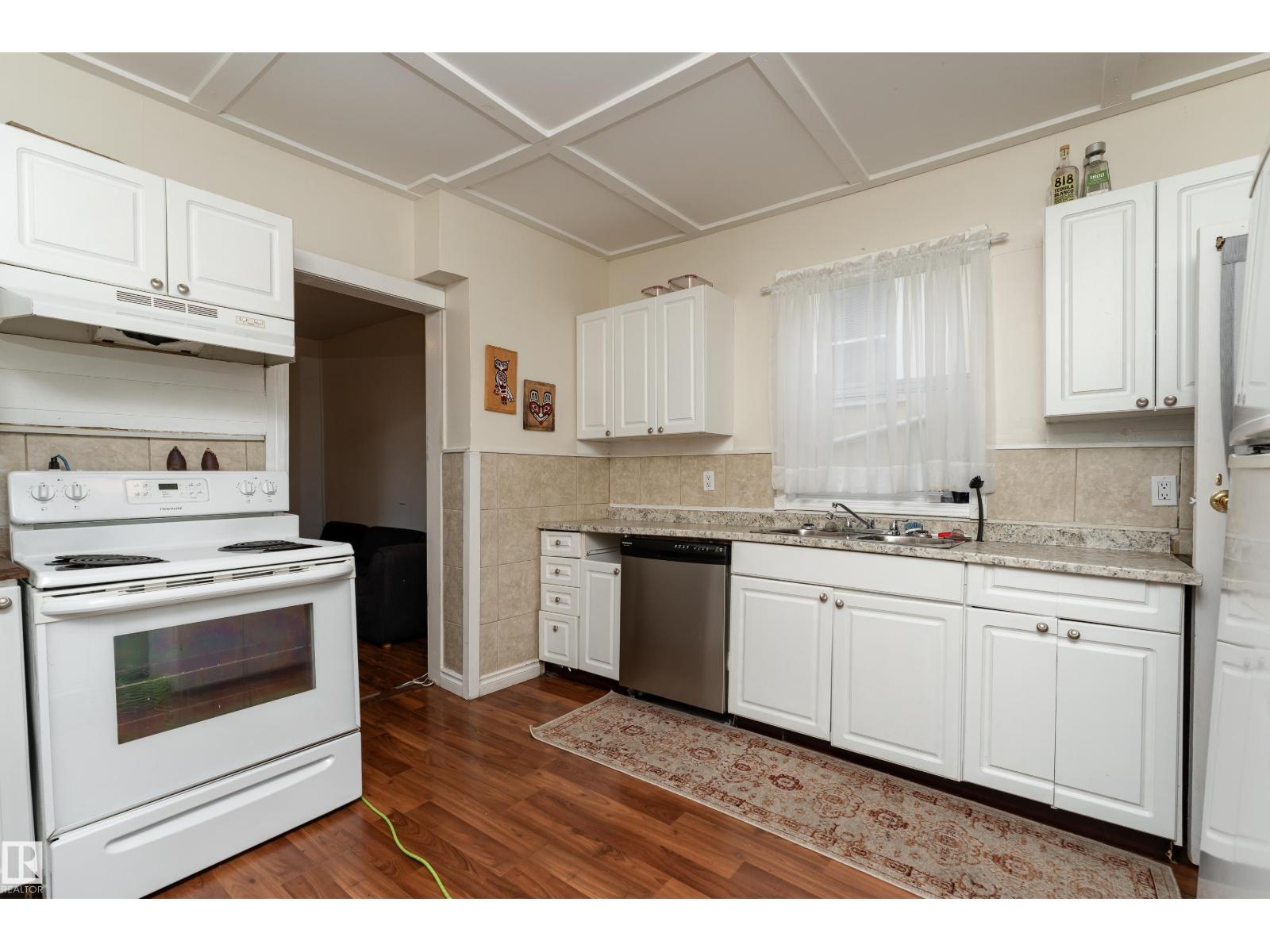 11406 89 ST NW - 7