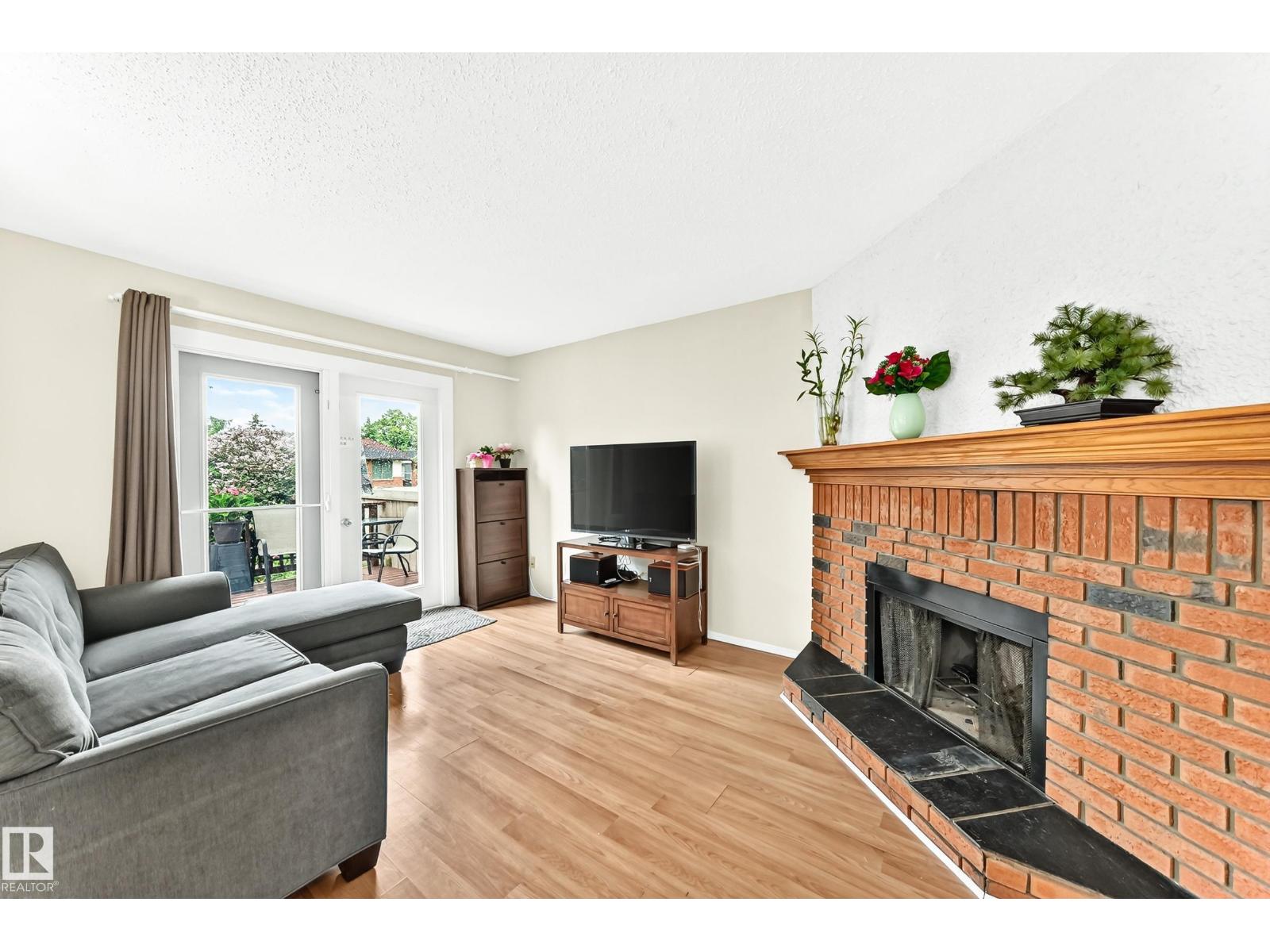 102 ROYAL TC NW - 14
