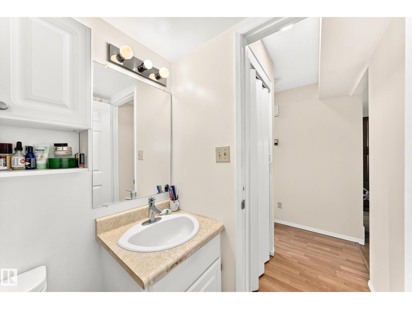 102 ROYAL TC NW - 18