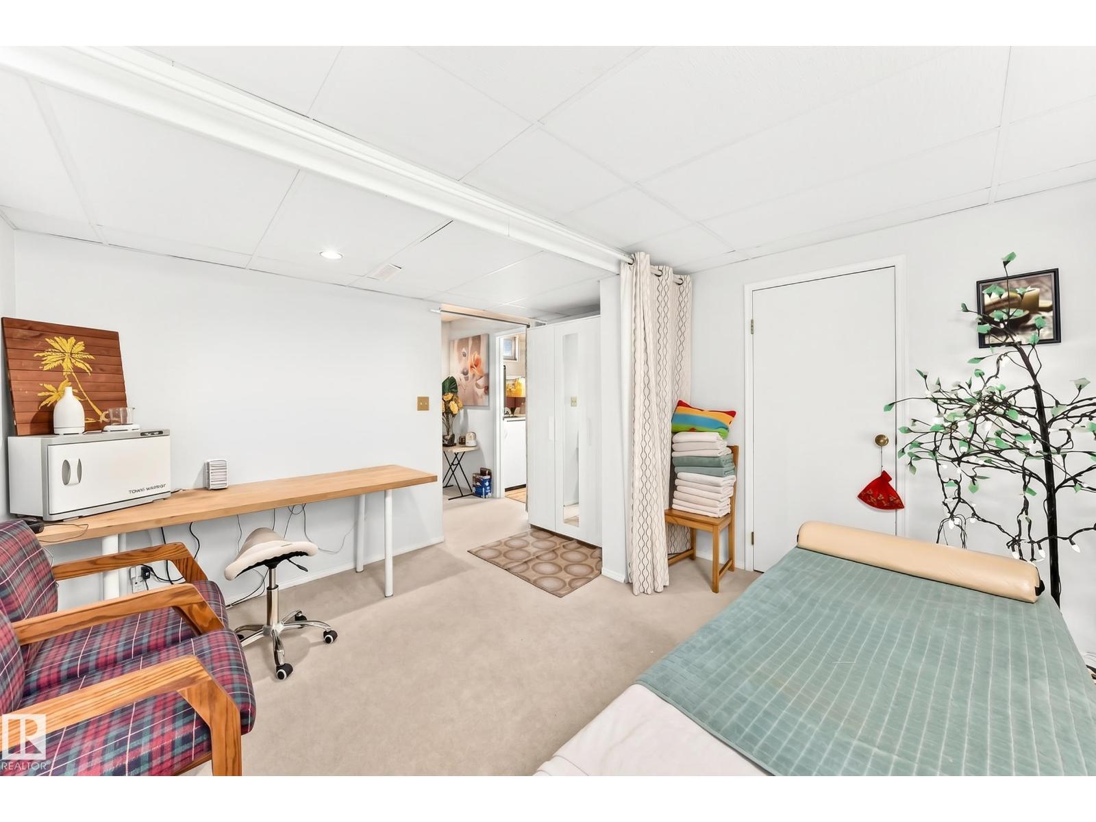 102 ROYAL TC NW - 29