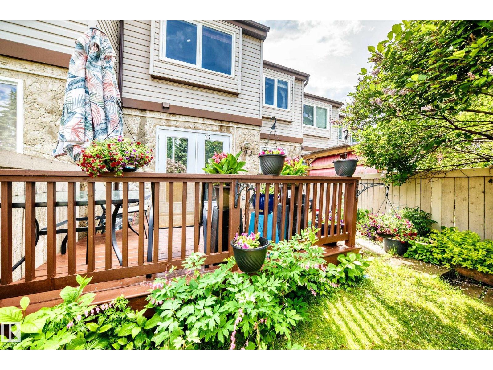 102 ROYAL TC NW - 32