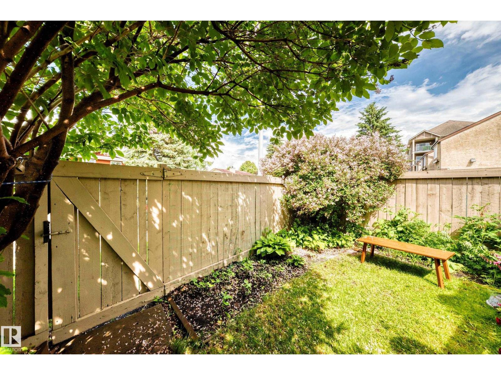 102 ROYAL TC NW - 35