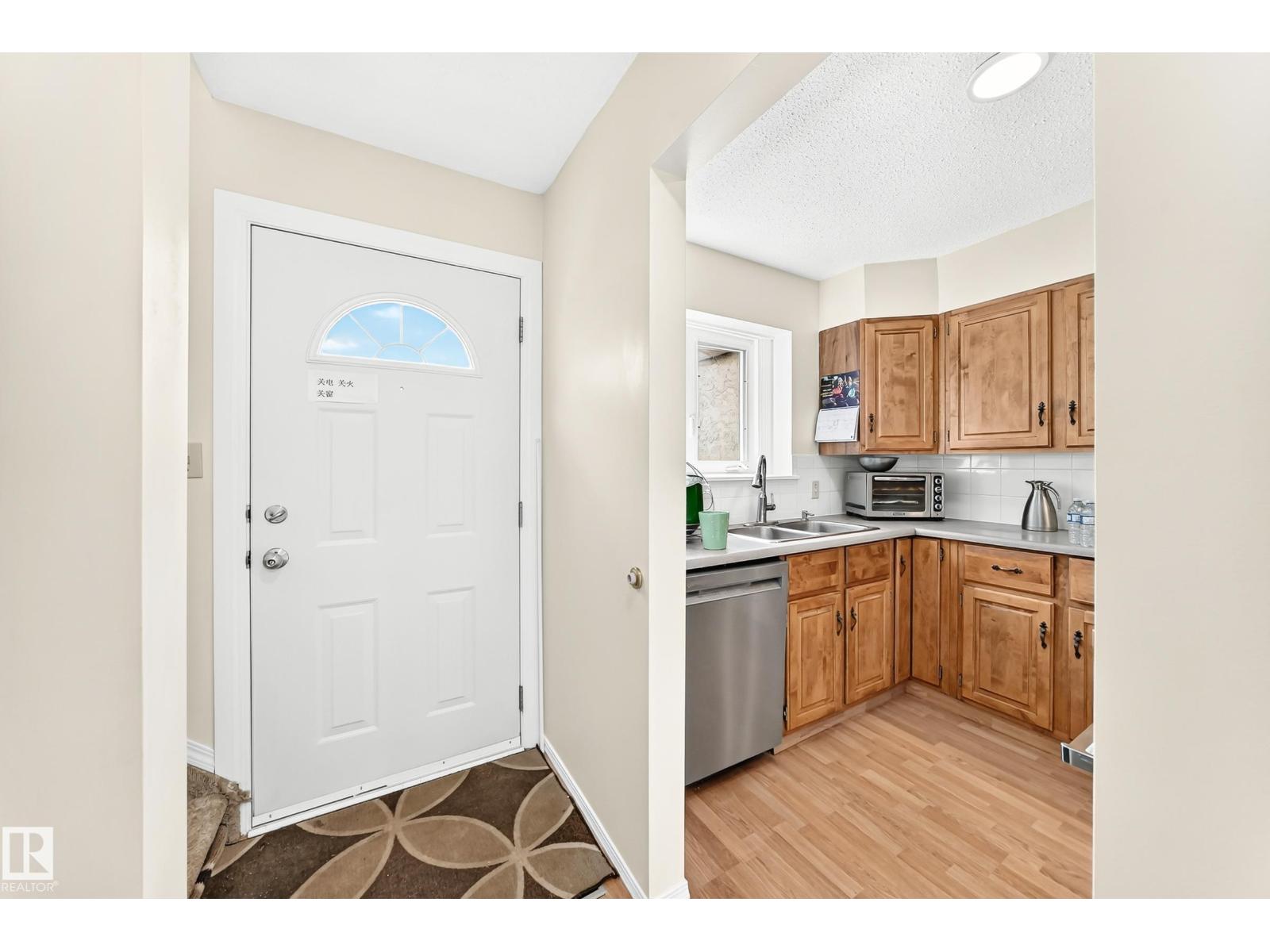 102 ROYAL TC NW - 4