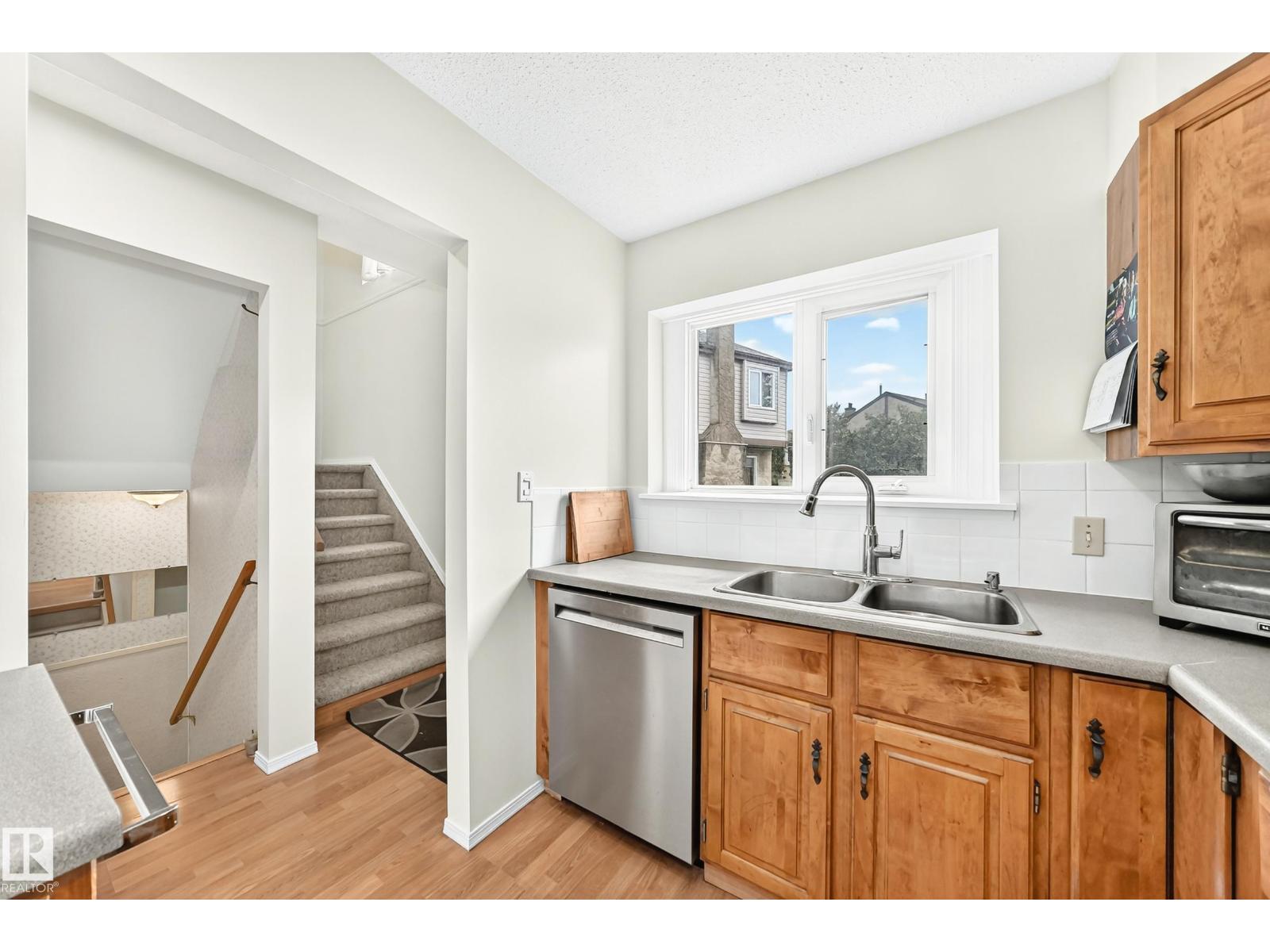 102 ROYAL TC NW - 5