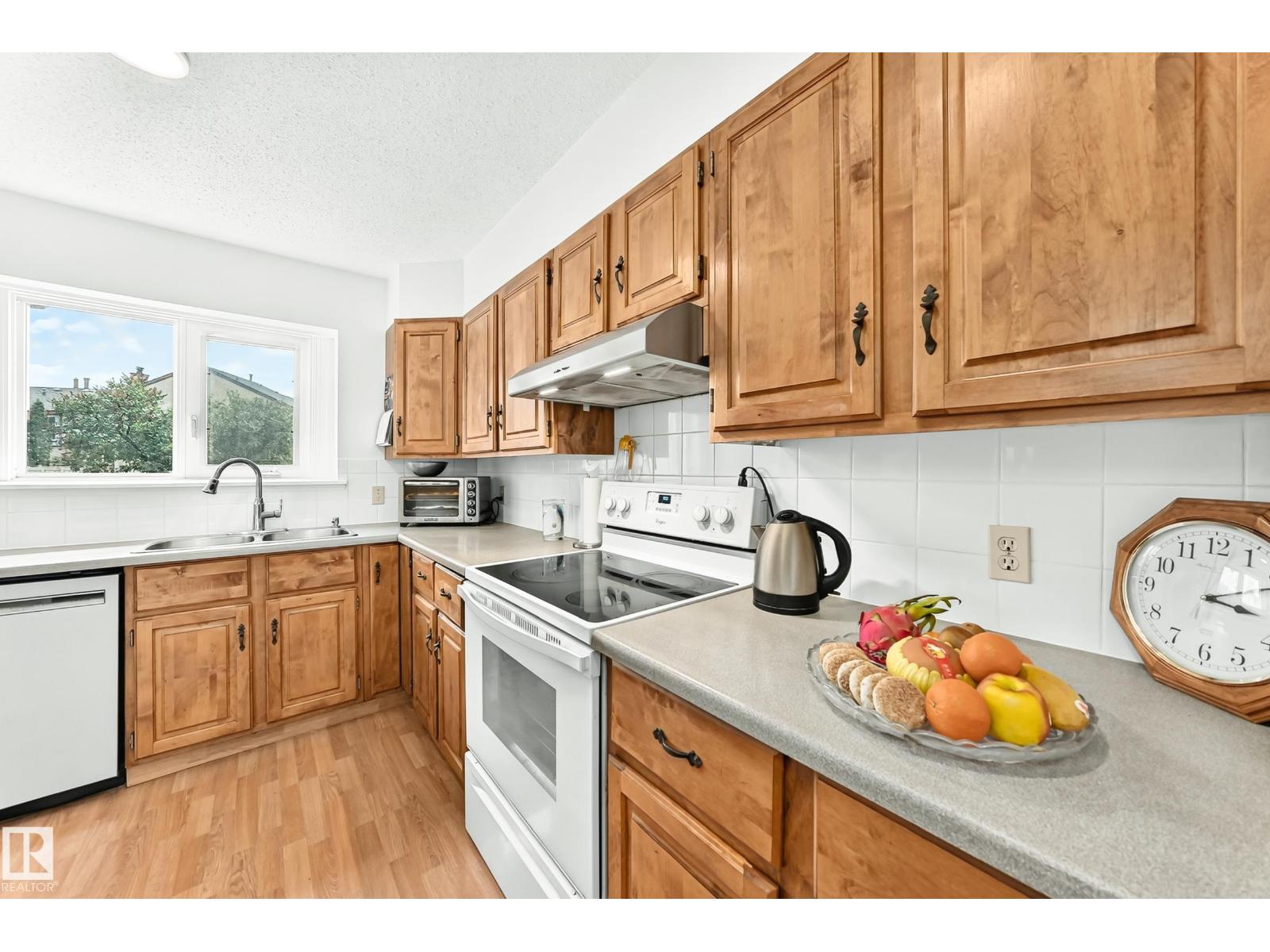 102 ROYAL TC NW - 7