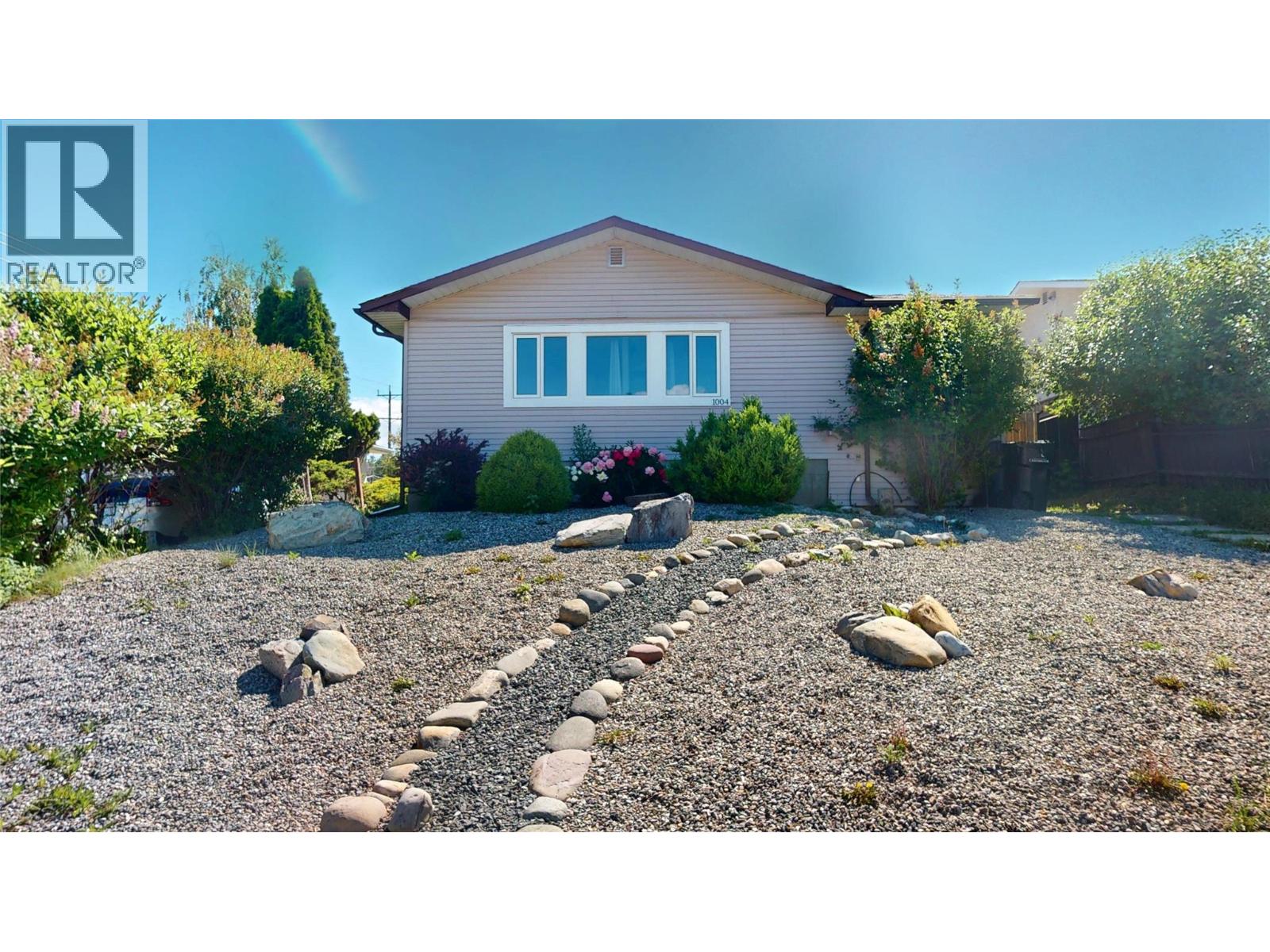 1004 17TH Avenue S - 1