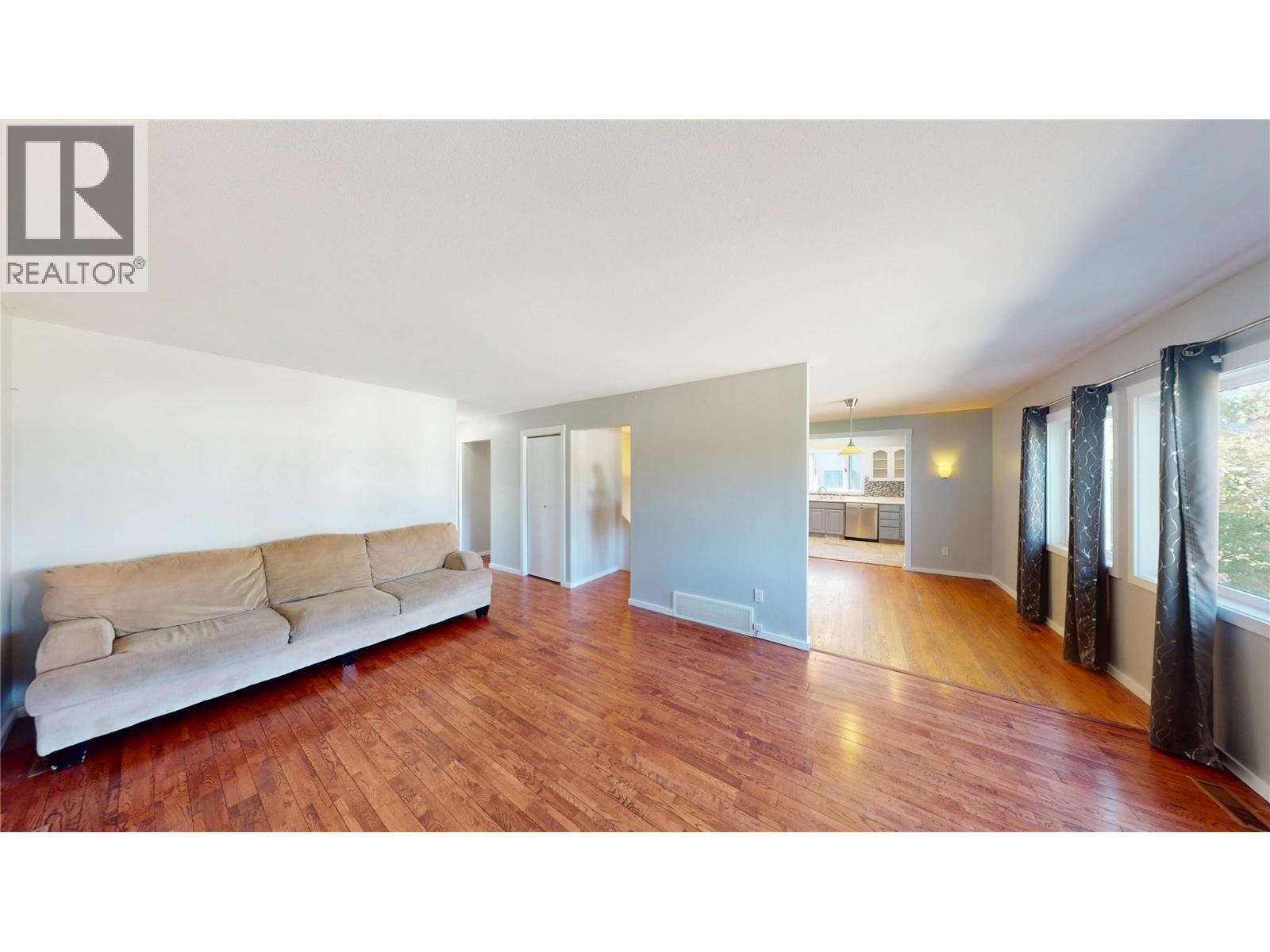 1004 17TH Avenue S - 9