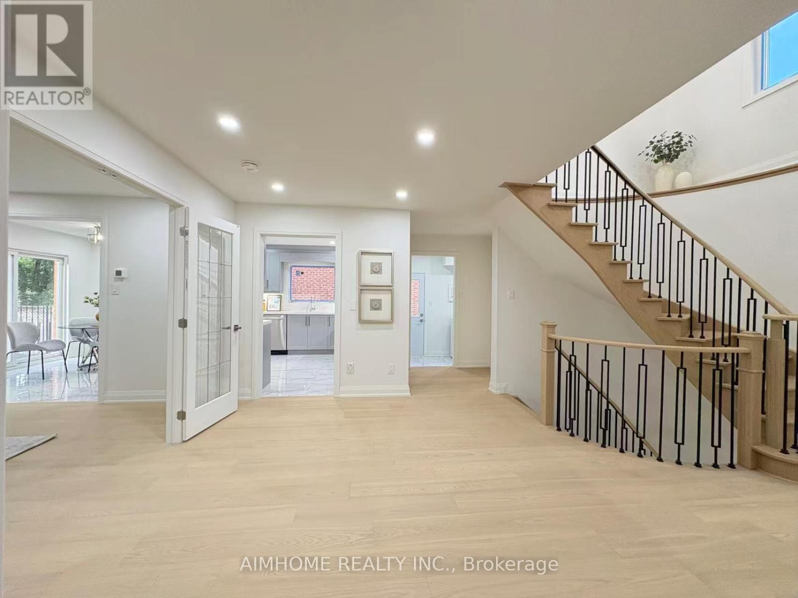 108 BERWICK CRESCENT - 12