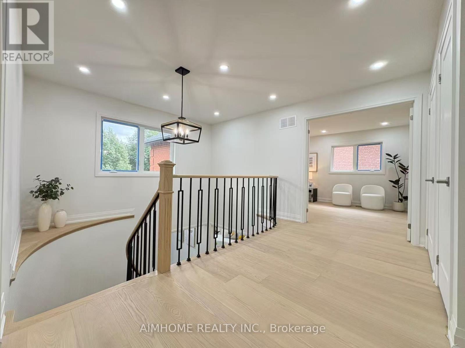 108 BERWICK CRESCENT - 24