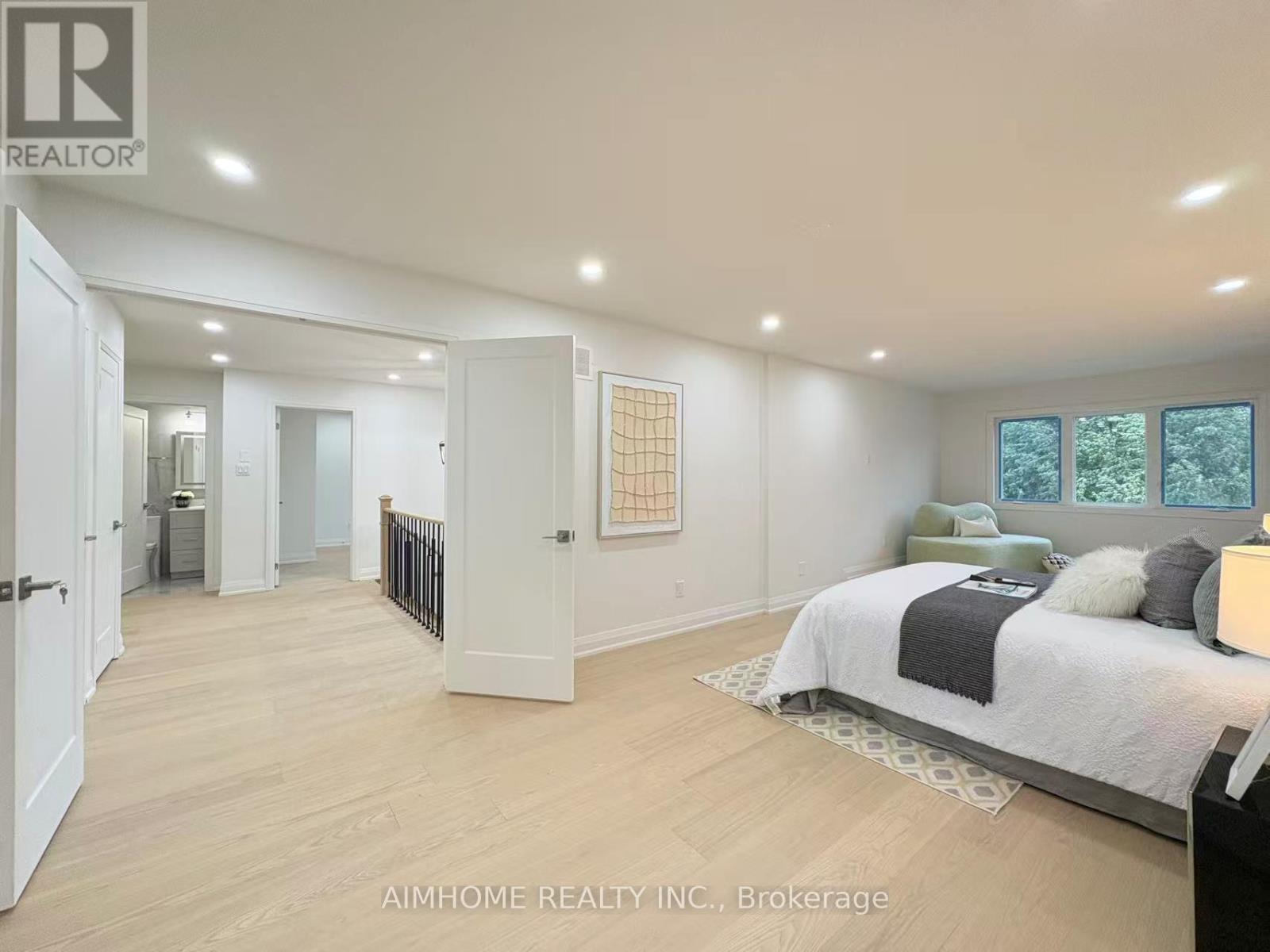 108 BERWICK CRESCENT - 28