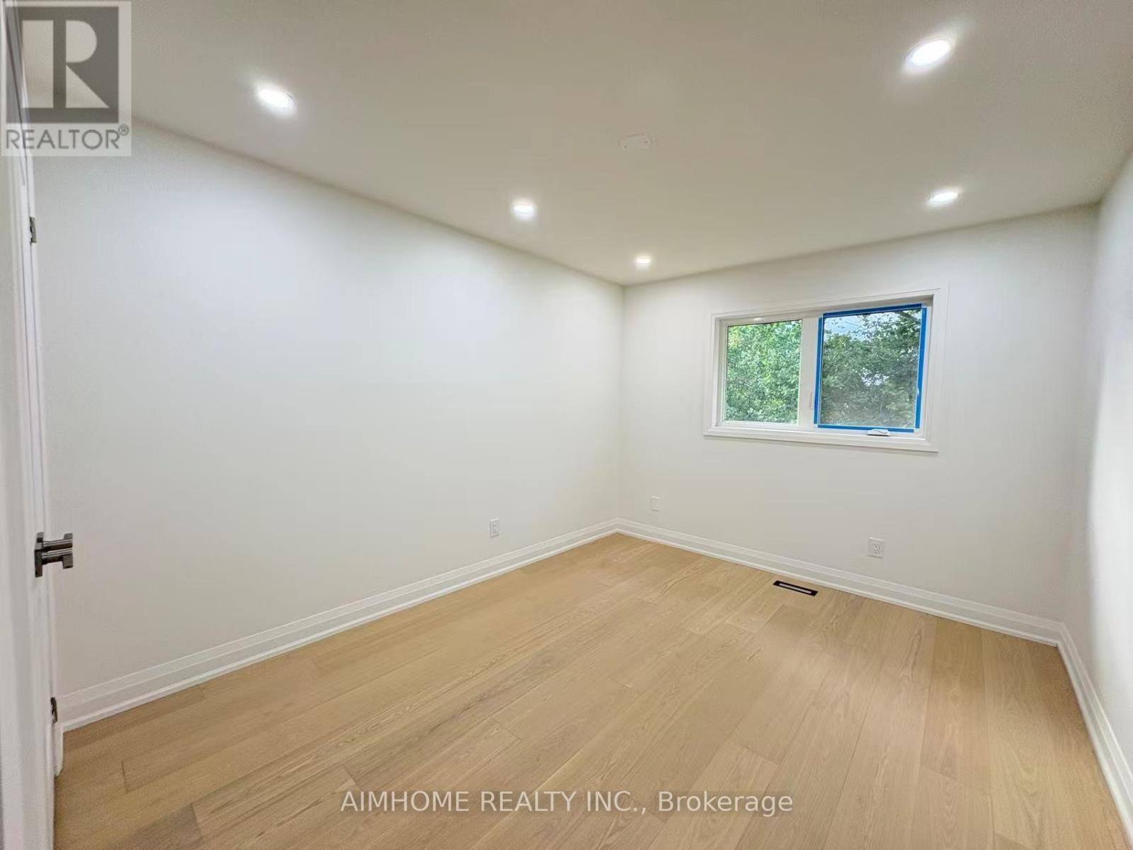 108 BERWICK CRESCENT - 31