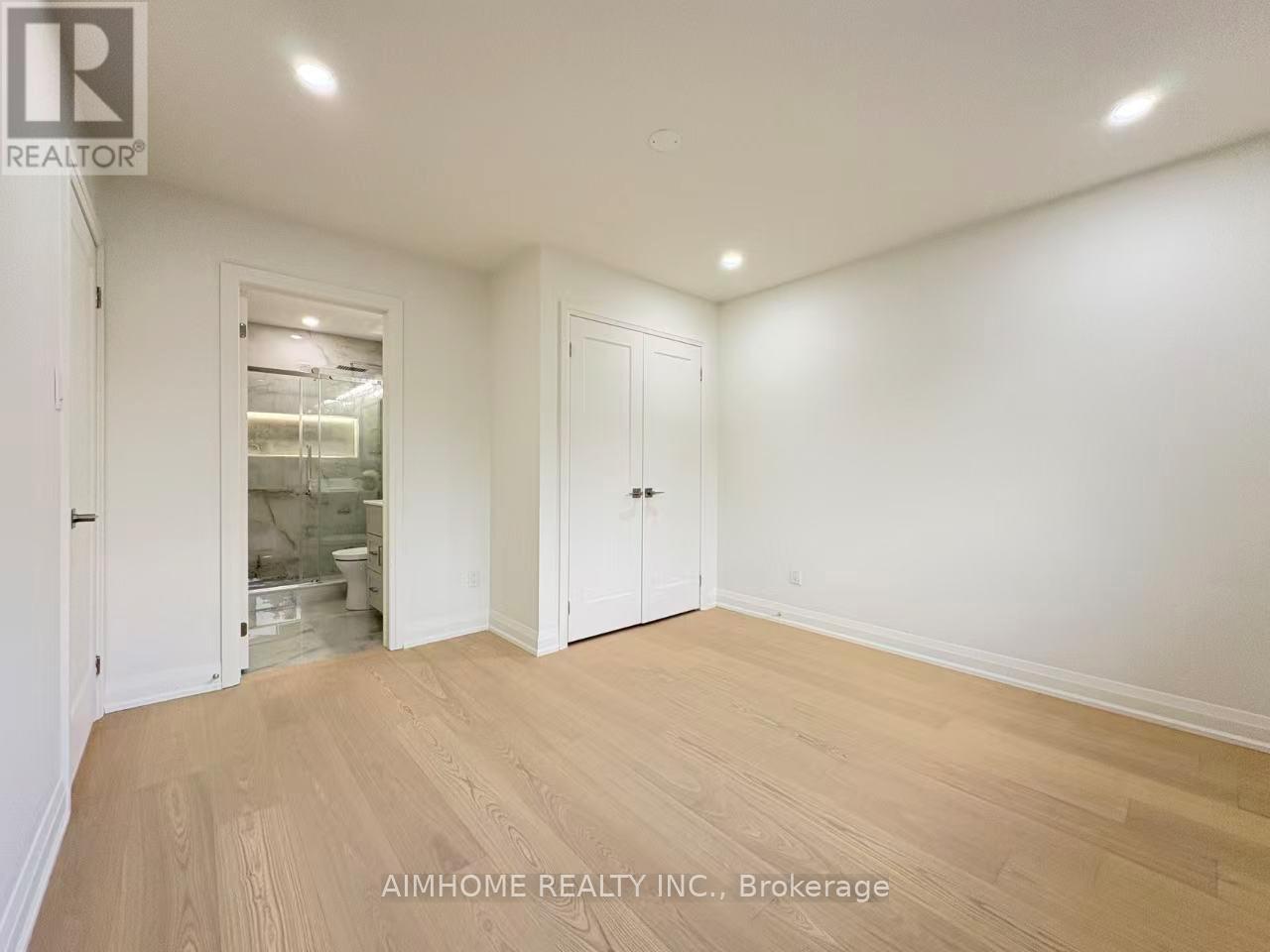 108 BERWICK CRESCENT - 34