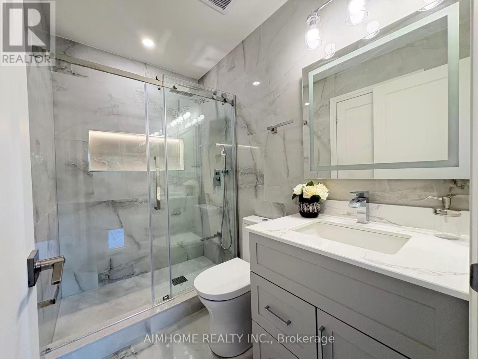 108 BERWICK CRESCENT - 36