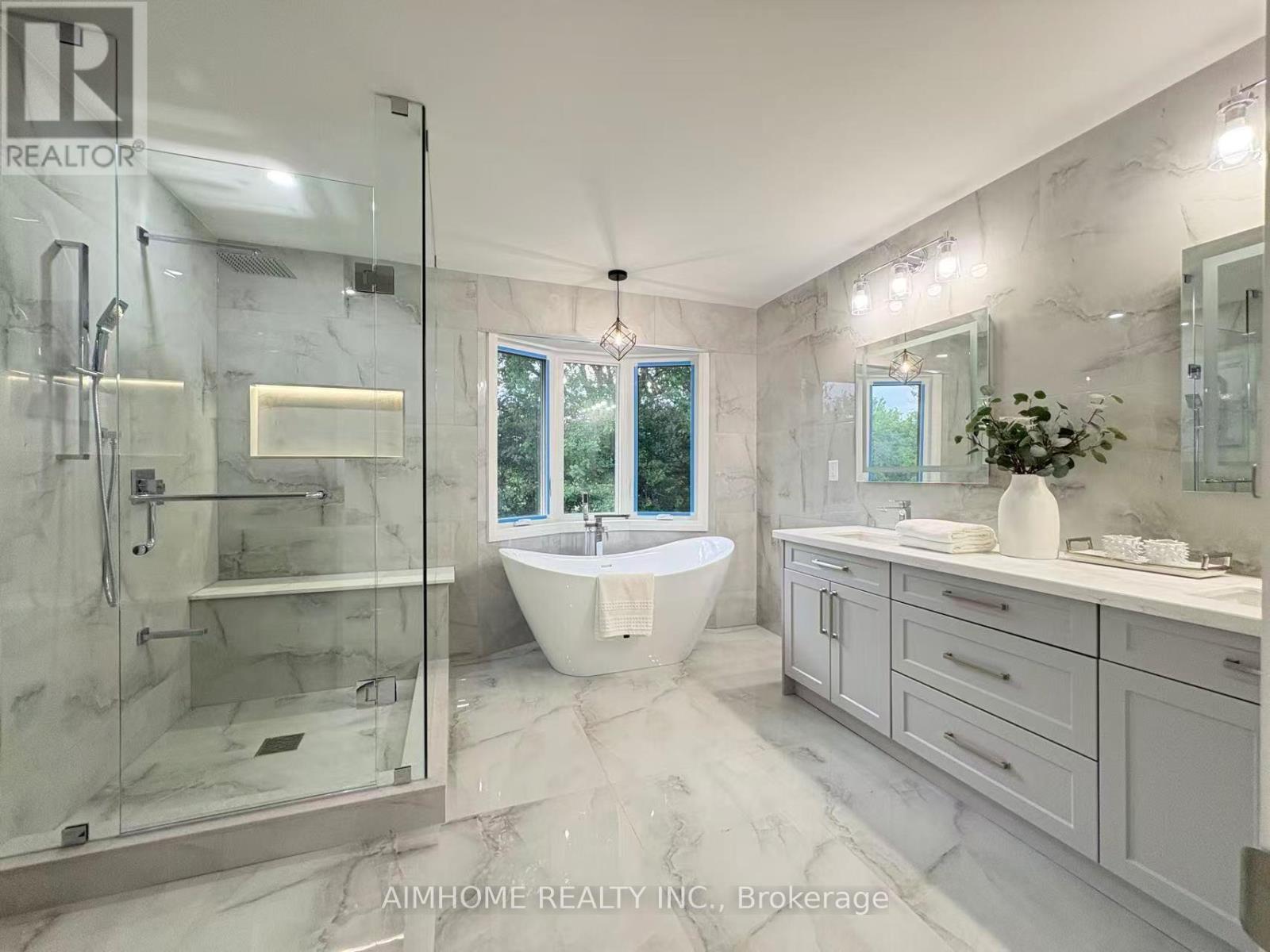 108 BERWICK CRESCENT - 38