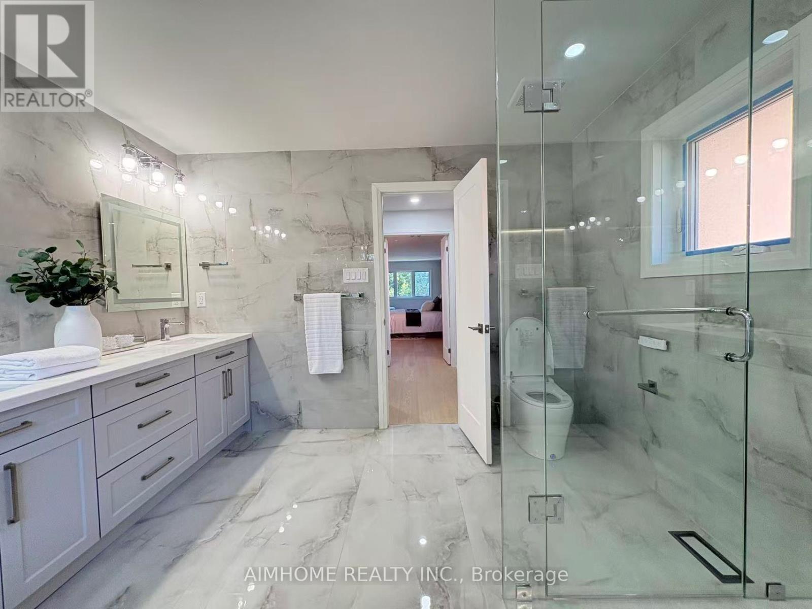 108 BERWICK CRESCENT - 39