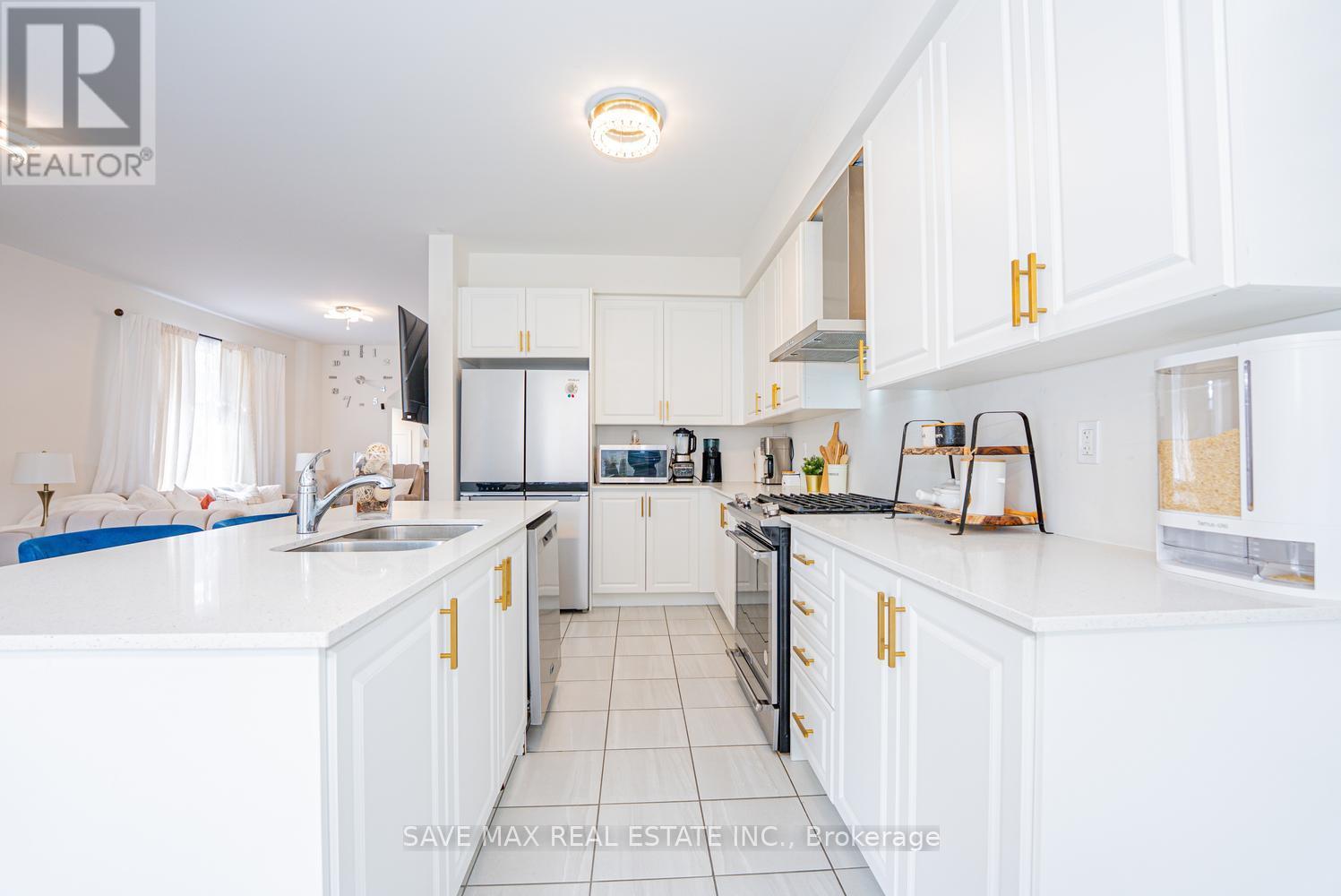 125 JONKMAN BOULEVARD - 15