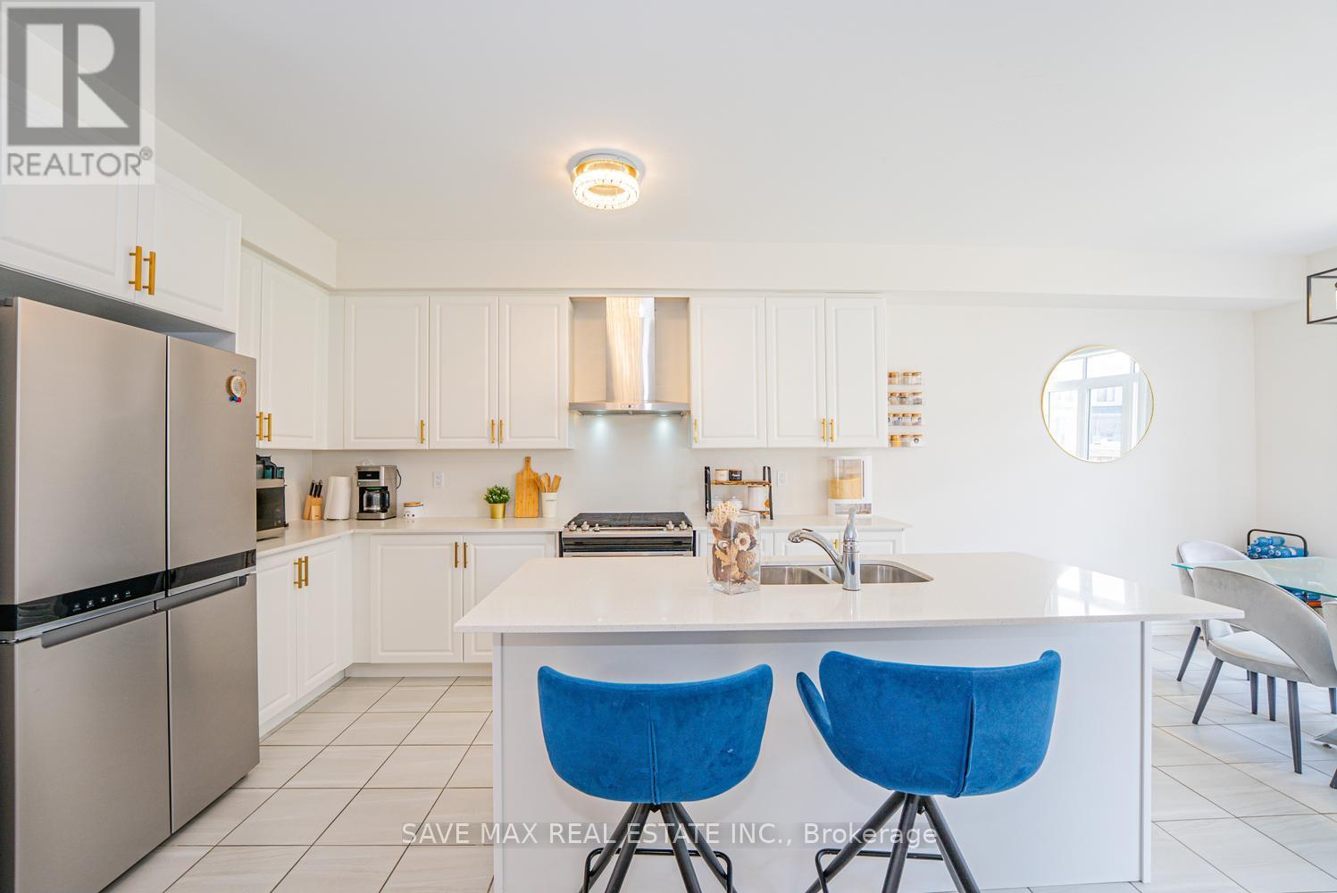 125 JONKMAN BOULEVARD - 16